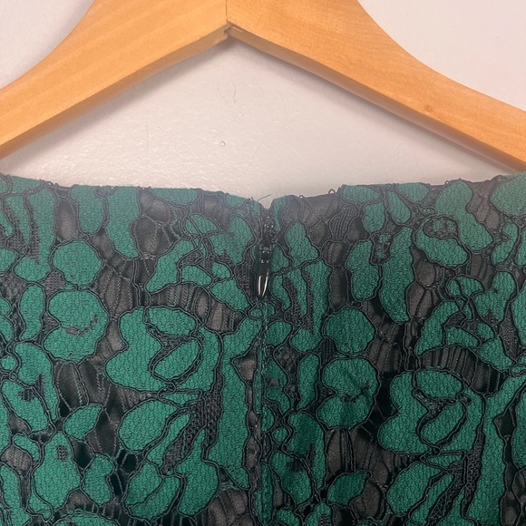 New Eliza J Dresses Bell Sleeve Floral Applique Lace Shift Dress Emerald size 4p - Picture 10 of 11